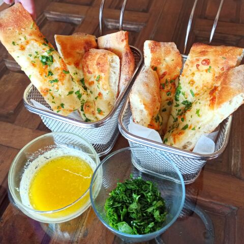 Σκορδόψωμο με τυρί