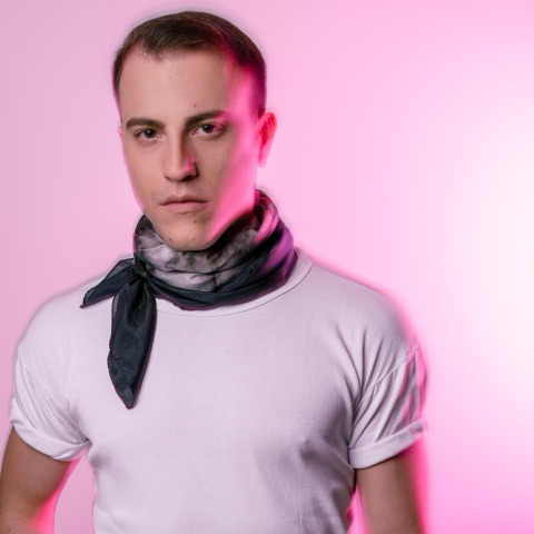 Ο Κωνσταντίνος Στιβακτής  στο Γυάλινο Up Stage