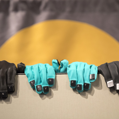 Το έργο της Hannah Toticki "Career Cabaret"