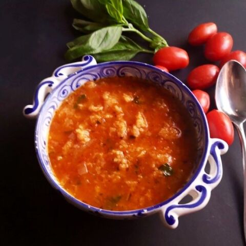 Η ντοματόσουπα του καλοκαιριού