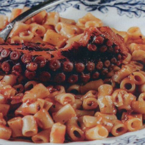 Χταποδάκι με κοφτό μακαρονάκι