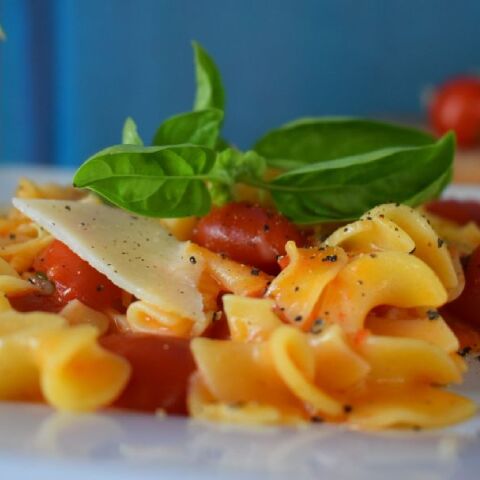 Χυλοπίτες με ντοματίνια στο τηγάνι και στη στιγμή! 