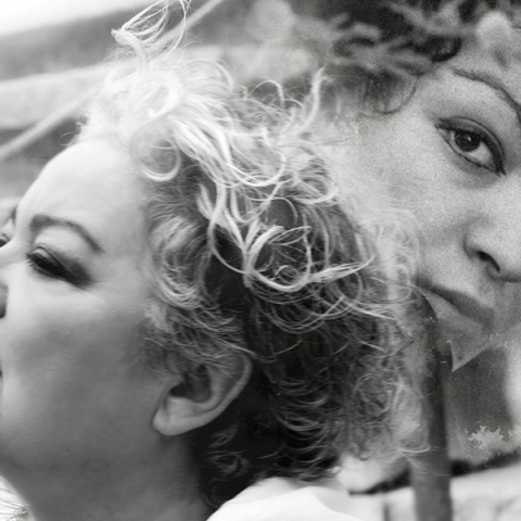 Η Τάνια Τσανακλίδου στο Βεάκειο: Θυμάμαι τα τραγούδια, κρατάω τις στιγμές