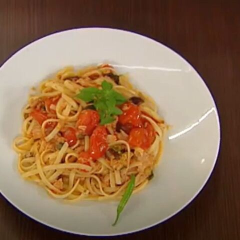 Εύκολα λινγκουίνι με τόνο