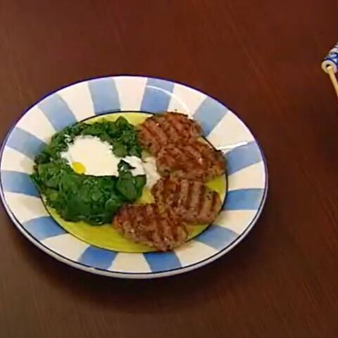 Μπιφτέκια με σος φέτας