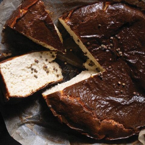 Kαμένο cheesecake με σκληρό τυρί Δανίας