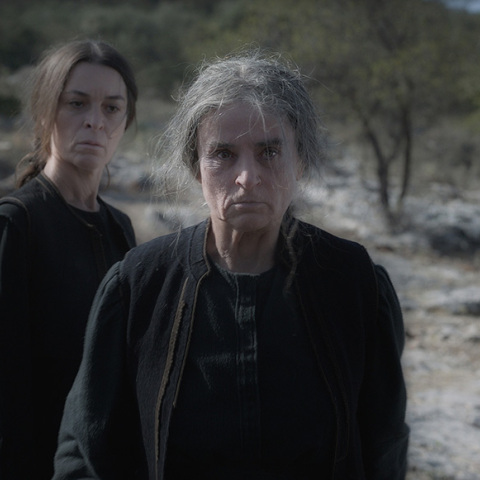 Η Καρυοφυλλιά Καραμπέτη μιλάει στην Athens Voice για τον ρόλο της στην ταινία «Φόνισσα»