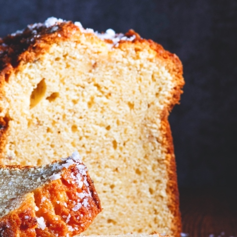 ΚΕΙΚ ΜΕ ΦΡΕΣΚΟ ΤΥΡΙ ΚΡΕΜΑ