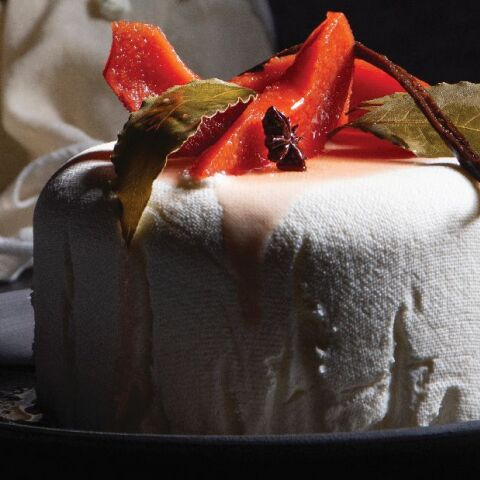 Μους από φρέσκο τυρί κρέμα και κυδώνια