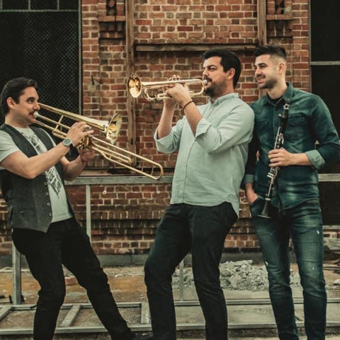 Τα «Χάλκινα Ηχοχρώματα» στον Σταυρό του Νότου Club