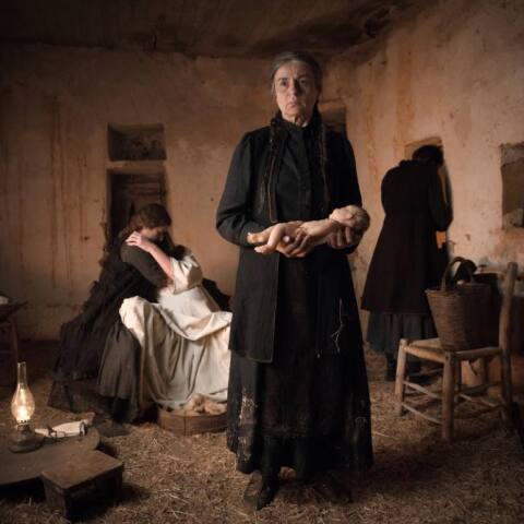 fonissa_athens_voice