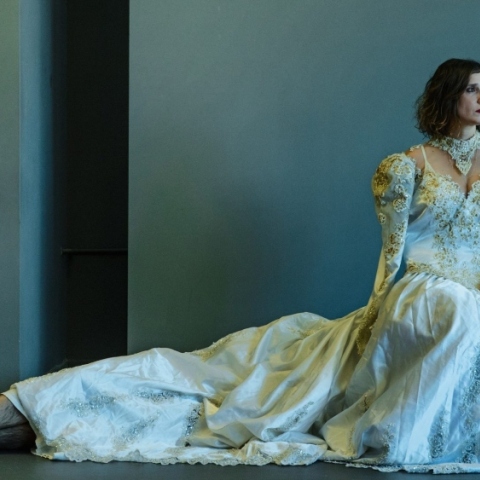 H Αγγελική Παπούλια στην παράσταση «Μεγάλα και μικρά πλοία»