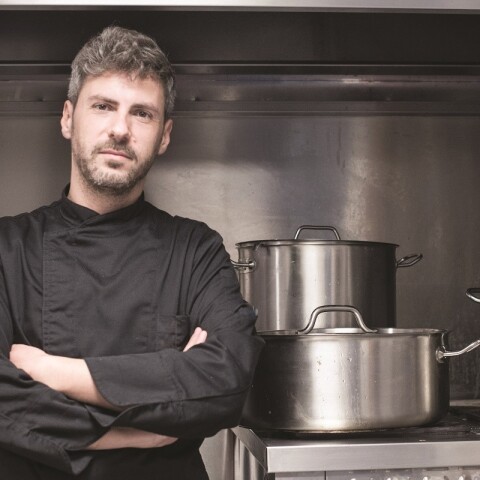 Μανώλης Παπουτσάκης (Pharaoh, Χαρούπι, Δέκα Τραπέζια)