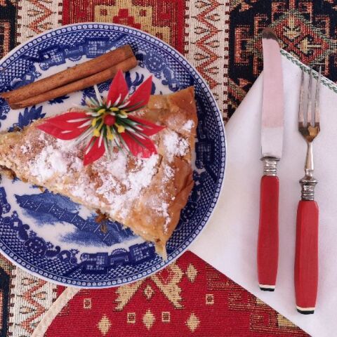 Γλυκιά κολοκυθόπιτα με πετιμέζι