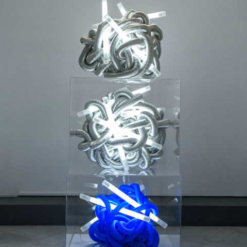 Στέργιος Στάμου: «Γόρδιοι δεσμοί» στην Πινακοθήκη Δήμου Αθηναίων