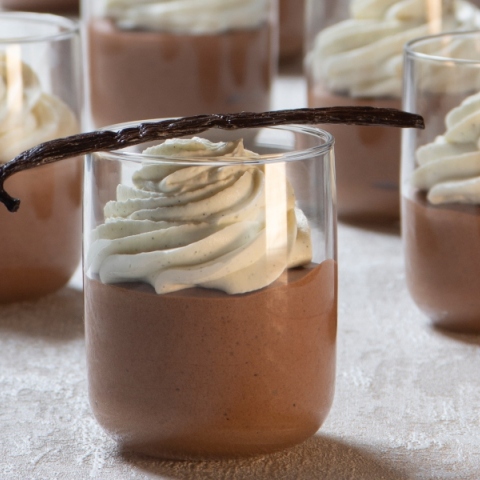 Μους σοκολάτας με κρέμα βανίλιας 