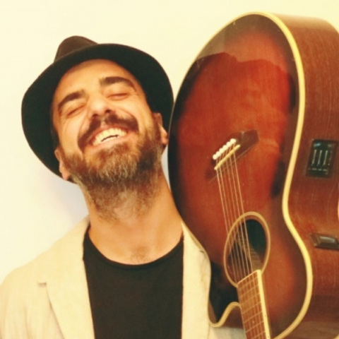 Ο Νίκος Μπέρκας στη σκηνή του Fuzz