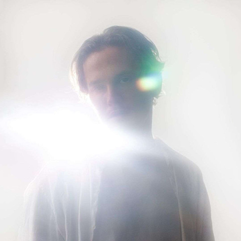 Ο David August στο Δημοτικό Θέατρο Πειραιά