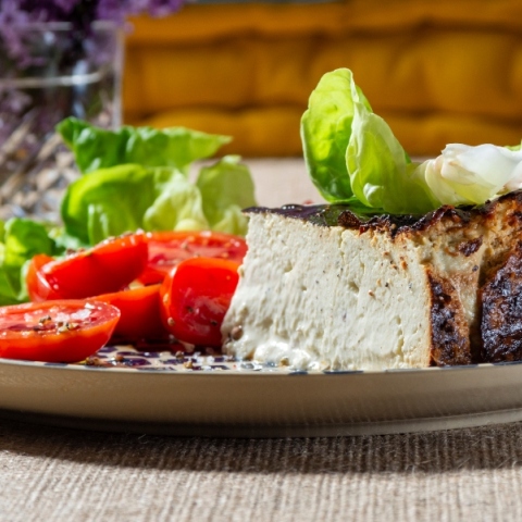 Καμένο cheesecake me Castello blue cheese