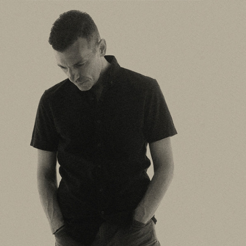 Μανώλης Φάμελλος: «Με ελαφριά καρδιά» στο Άλσος