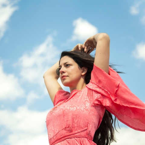 Η Maroulita de Kol παρουσιάζει τον δίσκο Anásana και το EP Anatélo