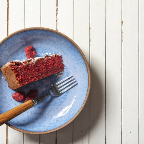 Κέικ με κόκκινες μάντολες Κεφαλονιάς 