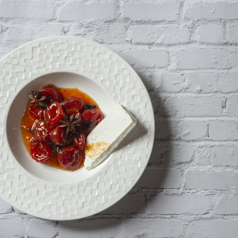 Γλυκό του κουταλιού με ντοματίνι Σαντορίνης