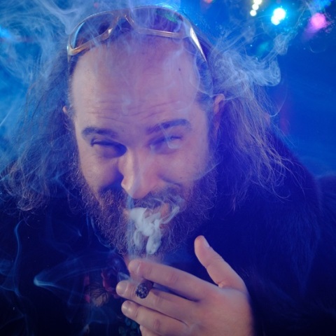 Ο Θοδωρής Σκυφτούλης πρωταγωνιστεί στον Επιθεωρητή, σε σκηνοθεσία Γιάννη Κακλέα 