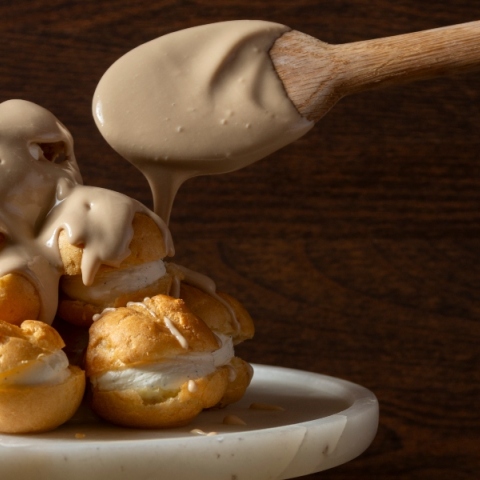 ΠΡΟΦΙΤΕΡΟΛ ΜΕ ΠΑΓΩΤΟ ΒΑΝΙΛΙΑ ΚΑΙ ΣΟΣ ΑΠΟ ΚΑΦΕ