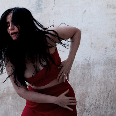 Ρωγμές: Μία χοροθεατρική σκηνική σύνθεση της Χριστίνας Κυριαζίδη