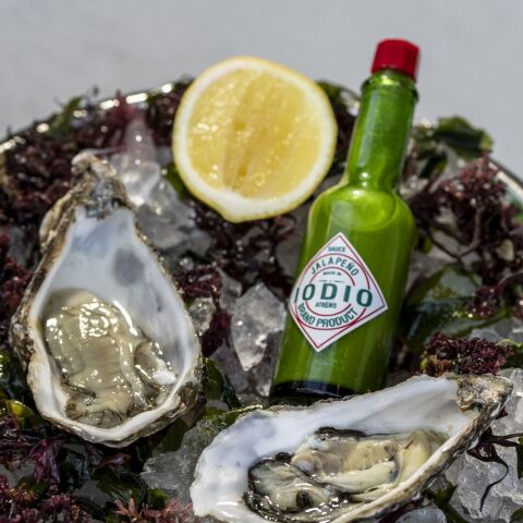 Στρείδια με σάλτσα πράσινης πιπεριάς