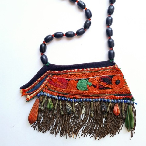 χριστινα_αθανασουλα_μαντζαβινου_τα_φορεσιμα_της_παραδοσης_κοσμηματα_απο_κεντηματα_και_υφαντα_της_ελληνικης_φορεσιας_3