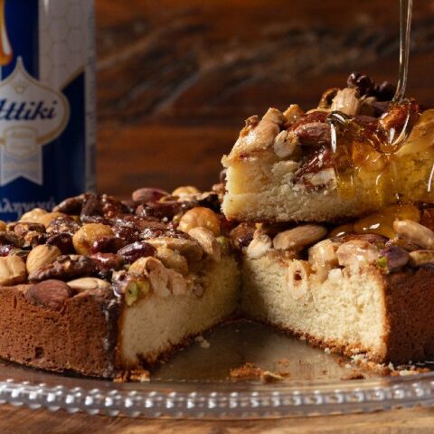 Χριστουγεννιάτικη πίτα με μέλι Αττική