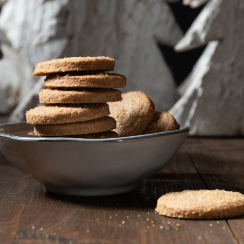 Χριστουγεννιάτικα μπισκότα  με κανέλα και πορτοκάλι χωρίς γλουτένη