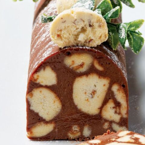 Μωσαϊκό με σοκολάτα γάλακτος και κουραμπιέ με κρέμα γάλακτος Arla