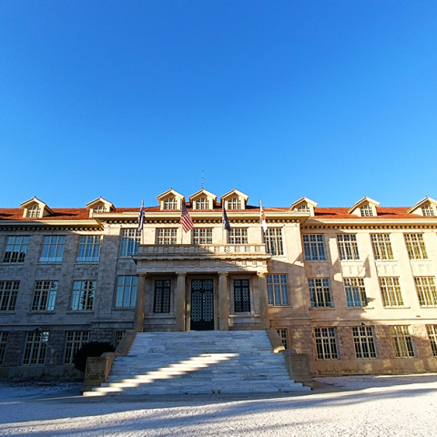 Κολλέγιο Αθηνών: Ποιοι πέρασαν από τα θρανία του