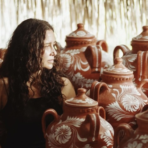 «Histórias Moldadas» : η πρώτη ατομική έκθεση της Αντριάνα Βαρεζάο  στην Αθήνα  