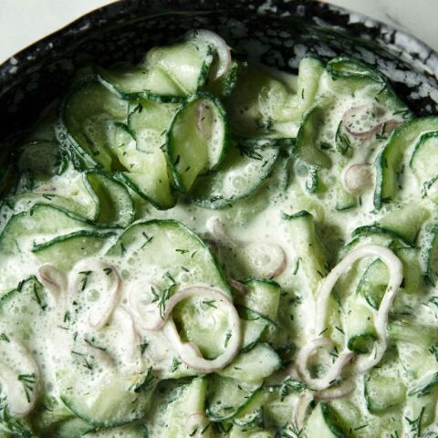 Δροσερή αγγουροσαλάτα στο λεπτό