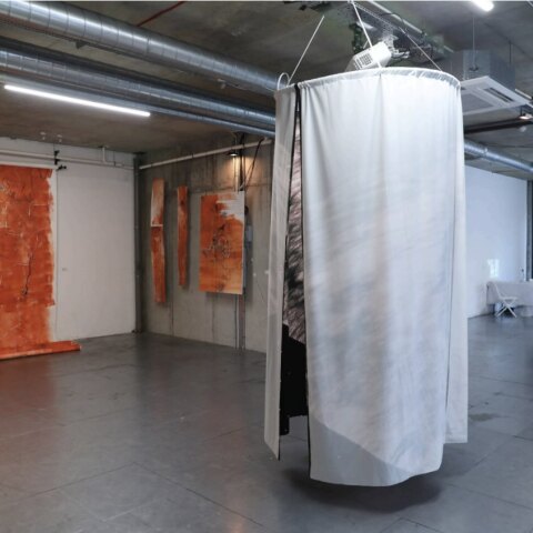 KSENOI: Ομαδική έκθεση νέων καλλιτεχνών στο ATOPOS cvc