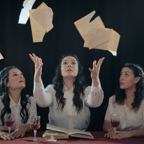 Οι Ανέγγιχτες στο θέατρο Χώρος