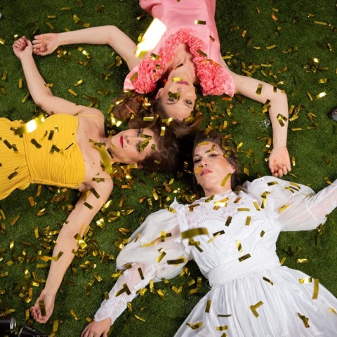 Μέχρι να σβήσουν τ’ άστρα έργο της Μπεθ Στηλ