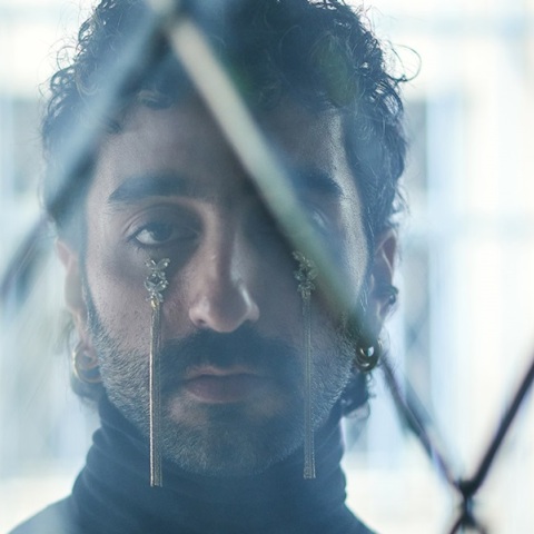 «Κάπου περνούσε μια φωνή»