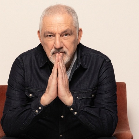 Νίκος Πορτοκάλογλου  «Ανάμεσα σε φίλους»