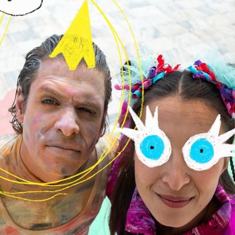 In Motion: Ένα άγαλμα που το ’σκασε