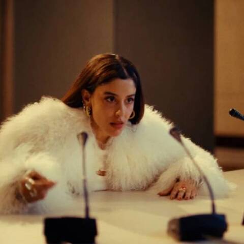 Μαρίνα Σάττι – Epano sto trapezi