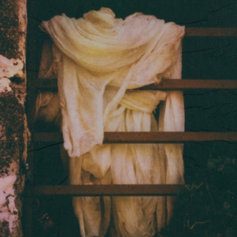 Οne Gaze, One Touch της Εύα Μπέρλερ στη Νezer Collective