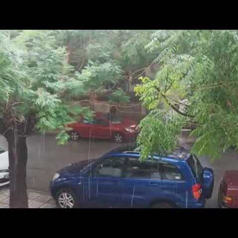 Σφοδρή χαλαζόπτωση στη Θεσσαλονίκη - Voria.gr