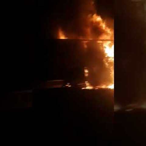 Νταλίκα πήρε φωτιά στην Εθνική οδό Αθηνών Λαμίας