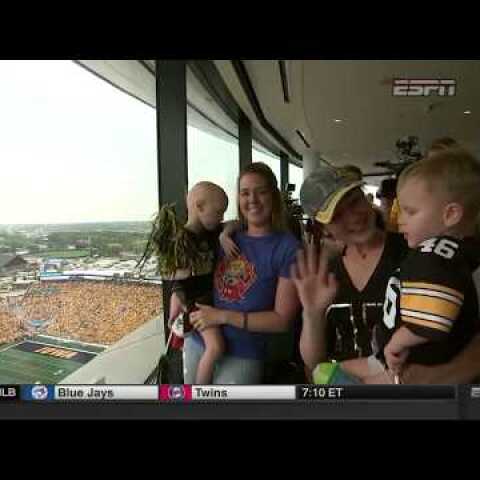Iowa Fans Wave to Kids at the Children's Hospital
