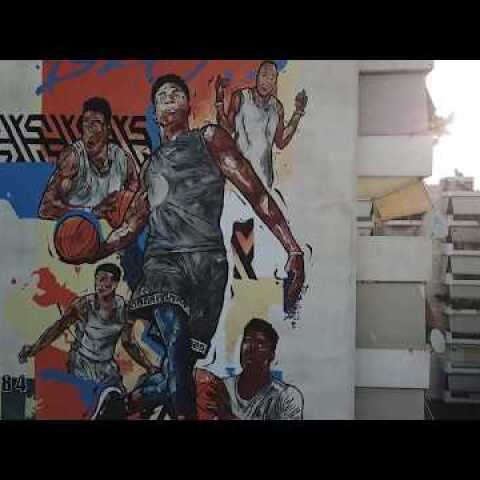 ANTETOKOUNBROS. Η οικογένεια Αντετοκούνμπο έγινε graffiti και το αποτέλεσμα είναι εκπληκτικό.